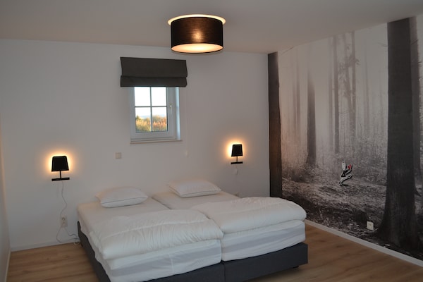 Privézwembad en panoramische sauna in vakantiehuis Vue d'en Haut, Enneille - thumbnail 3