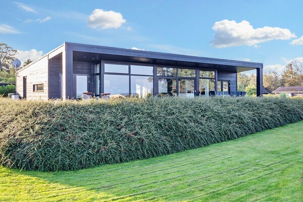 Aan zee: Modern vakantiehuis met fjordzicht in Løgstrup - thumbnail 1