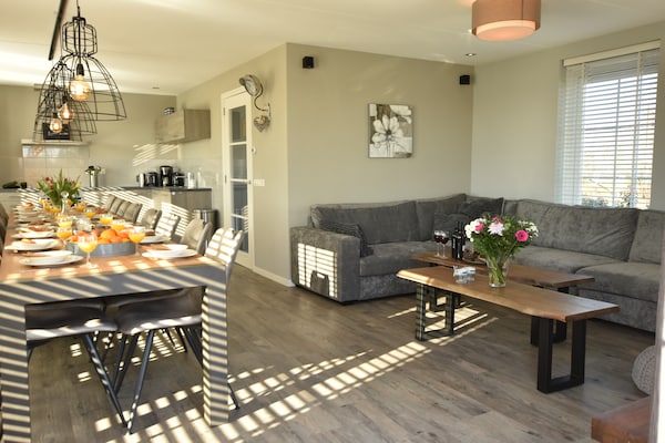 Scoreldame XL: Ruime villa met sauna voor 14 gasten in Schoorldam - thumbnail 2