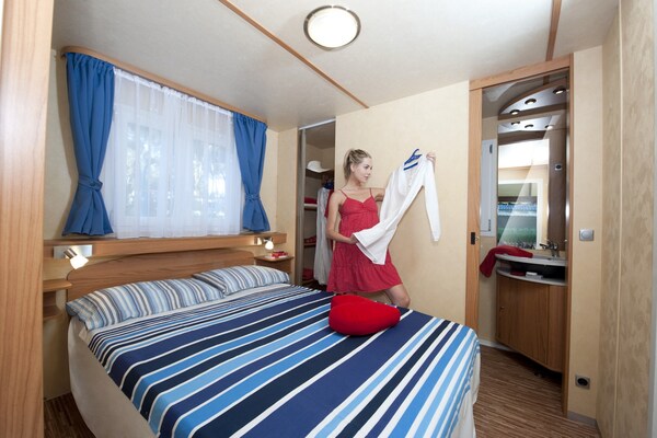 Gezellig chalet voor 5 personen in Baia Domizia - thumbnail 5