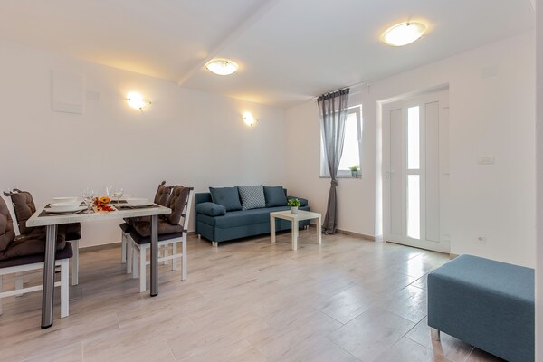 Romantisch villa-appartement voor 2 in Dramalj, 90m van zee met zwembad - thumbnail 3