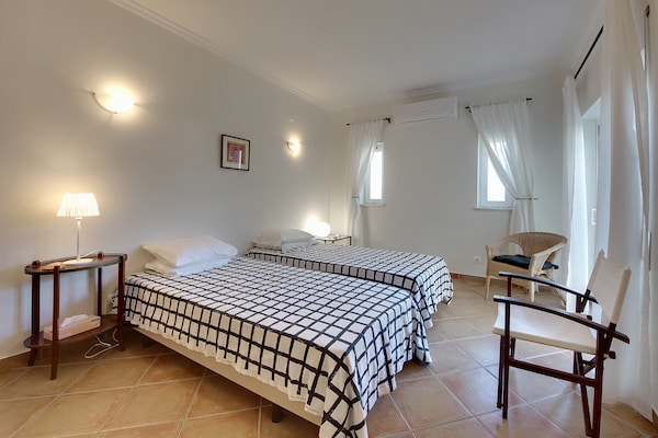 Privézwembad en modern comfort in Villa Montanha Vista, Carvoeiro - thumbnail 4