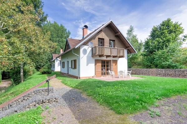 Vrijstaand vakantiehuis aan de golfbaan in het Reuzengebergte voor 8 personen - thumbnail 6