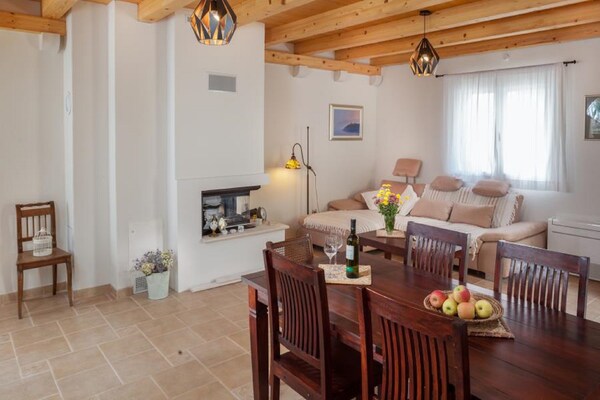 Stijlvol vrijstaand huis met jacuzzi, dakterras en zeezicht in Makarska - thumbnail 2