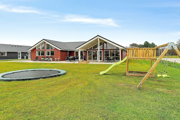 Luxe vakantiehuis met zwembad, sauna en whirlpool nabij Grenå Strand, 18 pers. - thumbnail 2