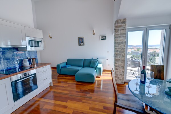 Modern appartement met zwembad en zeezicht op Murter - thumbnail 3