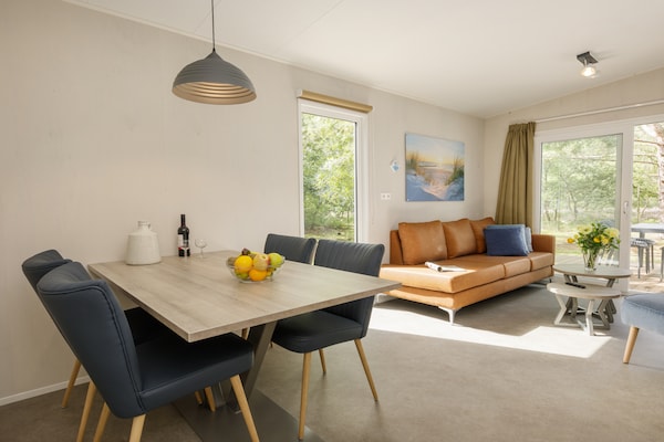 Modern chalet met wellnessoptie op hondvriendelijk Vakantiepark Kijkduin - thumbnail 3