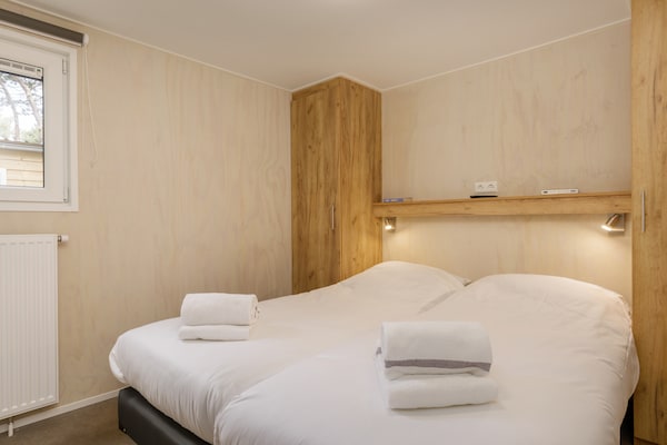 Modern chalet met wellnessoptie op hondvriendelijk Vakantiepark Kijkduin - thumbnail 5