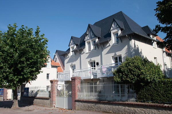 Duplex voor 6 personen met zwembad en balkon, op loopafstand van het strand in Cabourg - thumbnail 6