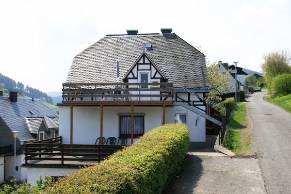 Centraal gelegen appartement Am Iberg in Willingen voor 6 personen - thumbnail 1