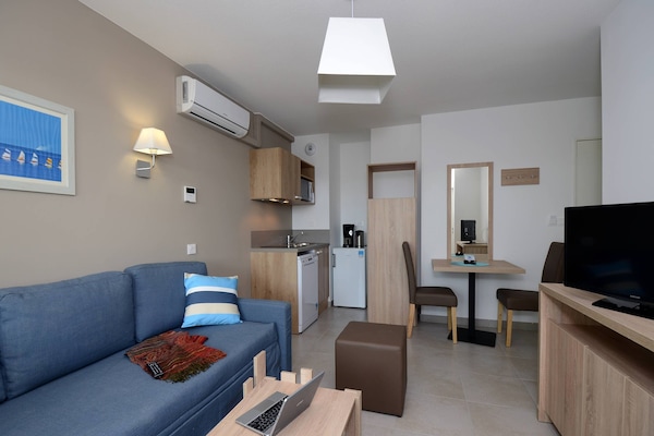 Modern appartement aan zee in Le Barcarès - thumbnail 2
