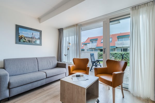 Bosch en Zee 3: Gezellig appartement met zwembad in hartje De Koog - thumbnail 2