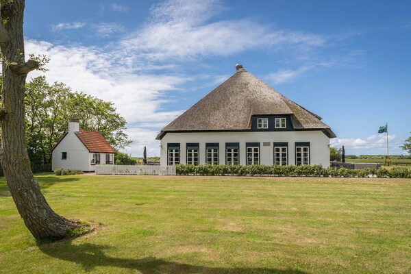 Romantisch appartement op boerderij bij Krimbosbos en golfbaan Texel - thumbnail 2