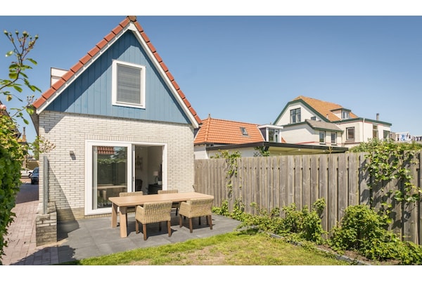 Gezellige bungalow in bosrijke omgeving, 50m van centrum De Cocksdorp - thumbnail 1