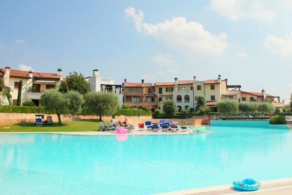 Comfortabel appartement voor 6 personen in Peschiera del Garda - thumbnail 1