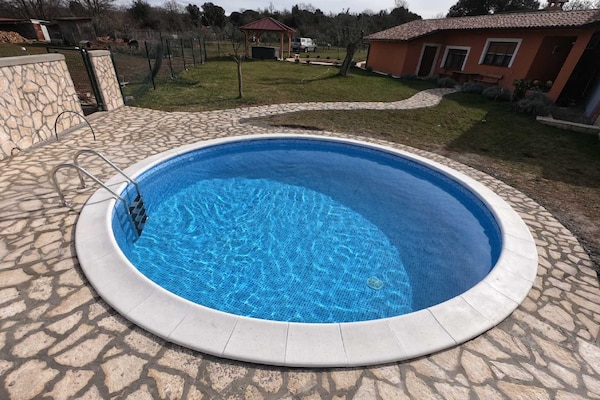 Vrijstaand huis met bubbelbad op 1,3 km van strand in Barbariga - thumbnail 3