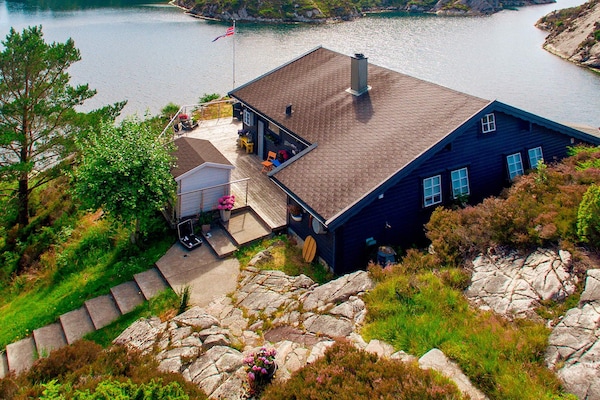 Ruim vakantiehuis in Urangsvåg met bootshuis en fjordzicht - thumbnail 4