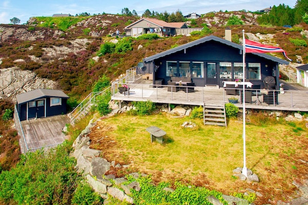 Ruim vakantiehuis in Urangsvåg met bootshuis en fjordzicht - thumbnail 6