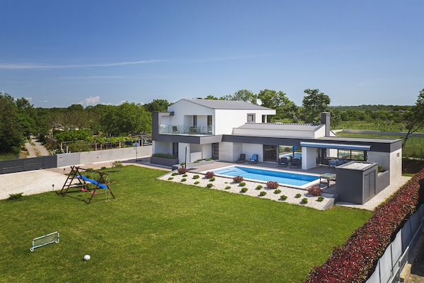 Villa Linea in Valbandon: op 1 km van het centrum en de zee - thumbnail 2