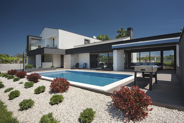 Villa Linea in Valbandon: op 1 km van het centrum en de zee - thumbnail 6