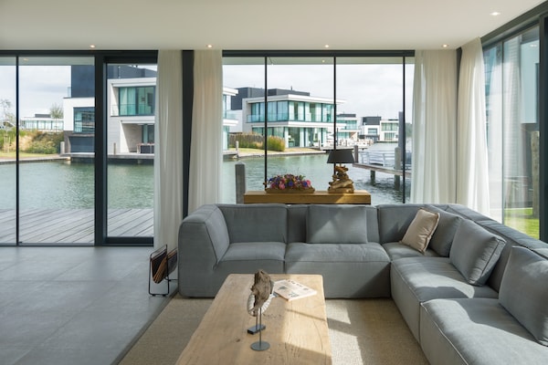 Luxe watervilla met Veerse Meer-zicht en 3 badkamers in Arnemuiden - thumbnail 2