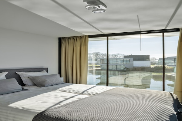 Luxe watervilla met Veerse Meer-zicht en 3 badkamers in Arnemuiden - thumbnail 4