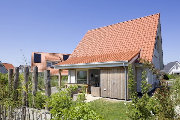 Luxe vrijstaande villa voor 8 personen op Beach Resort Nieuwvliet-Bad - thumbnail 1