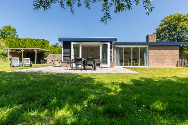 Vrijstaand vakantiehuis aan Veerse Meer met tuin en golfbaan - thumbnail 1