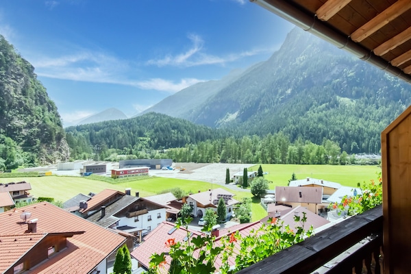 10-persoons vakantiehuis in Ötz op 300m van de piste - thumbnail 4