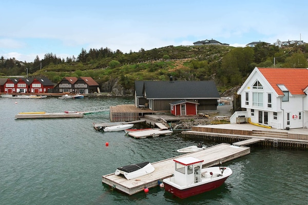Authentiek vissershuis direct aan het fjord bij Urangsvåg - thumbnail 1