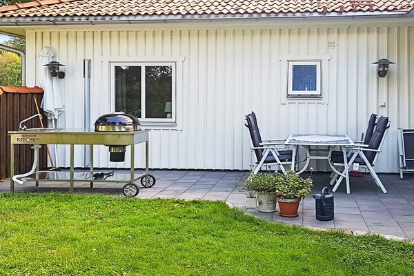 Vrijstaand vakantiehuis met sauna en zicht op Kalvsjön in Jämtland - thumbnail 5
