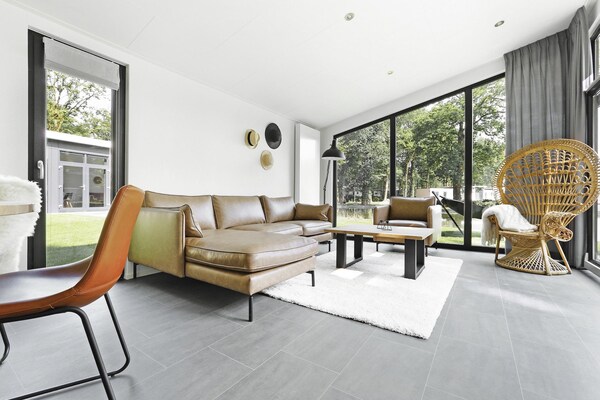 Moderne Bos Lodge Markelo – luxe vakantiehuis voor 6 personen - thumbnail 2