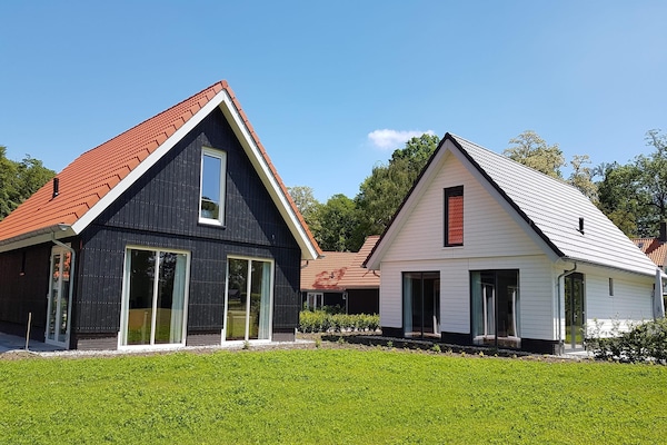 Villapark Ehzerburg 2: Luxe vakantievilla voor 8 personen in Almen - thumbnail 4