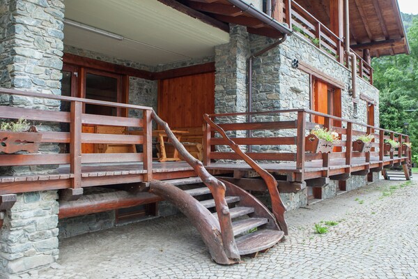 Ruim chalet voor 22 personen in Antey-Saint-André, vlakbij het centrum - thumbnail 3
