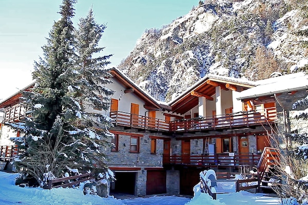 22-persoons appartement in centrum Antey-Saint-Andrè nabij de piste - thumbnail 6