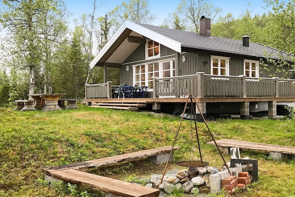 Zonovergoten vakantiehuis aan visrijk meer in Melkedalen, op 20 meter van het strand - thumbnail 1