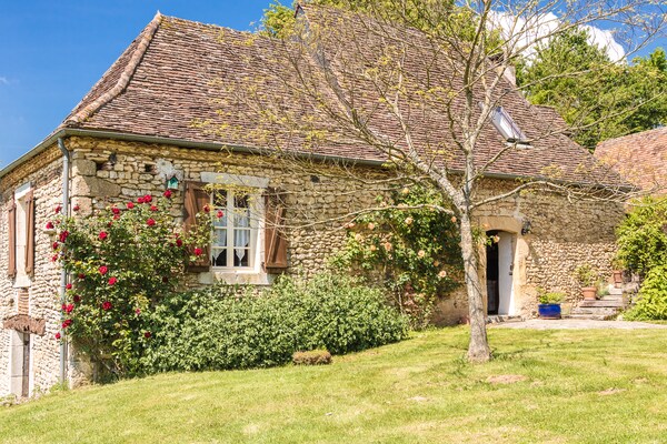18e-eeuws vakantiehuis met privézwembad en panoramisch uitzicht in de Dordogne - thumbnail 1