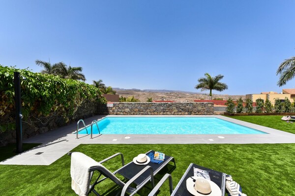 Luxe vrijstaande villa aan de golfbaan met privézwembad en panoramisch uitzicht - thumbnail 3