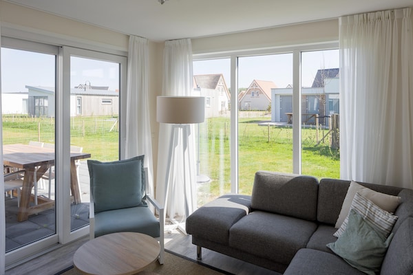 Luxe strandbungalow Nieuwvliet-Bad met 2 badkamers en privéterras - thumbnail 3