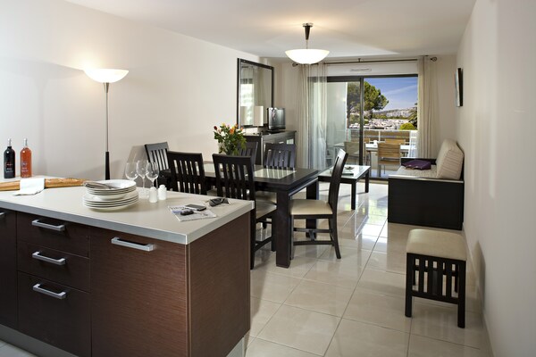 Zonnig appartement voor 6 personen met balkon nabij de jachthaven van Mandelieu - thumbnail 5