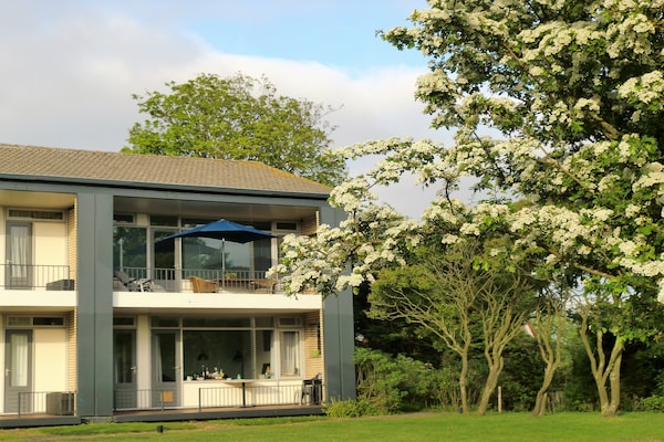 Noordzee: Intiem appartement in bosrijke duinen, 800m van het strand - thumbnail 1
