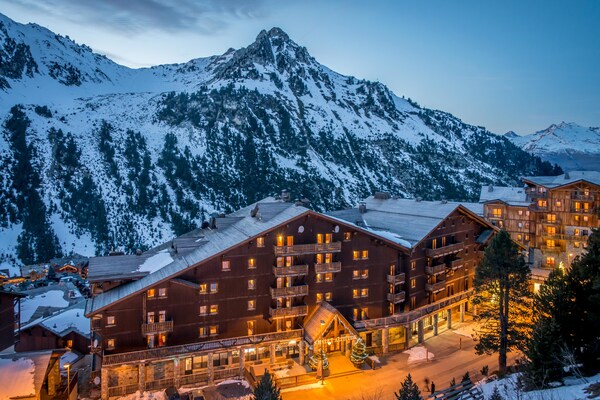 Ruim 12-persoons chalet-appartement direct aan de piste in Arc 2000 - thumbnail 1