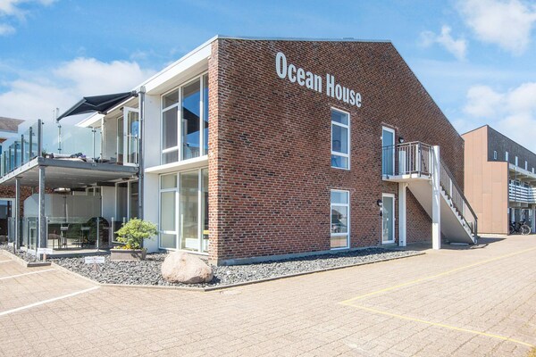 Luxe hoekappartement 100m van Noordzee in Søndervig met jacuzzi - thumbnail 2
