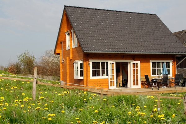 Vrijstaand vakantiehuis in Medebach voor 8 personen met tuin en sauna - thumbnail 1