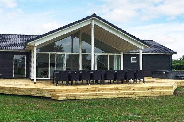 Luxe vakantiehuis voor 14 personen met whirlpool, sauna en activiteitenruimte op 500m van zee - thumbnail 4