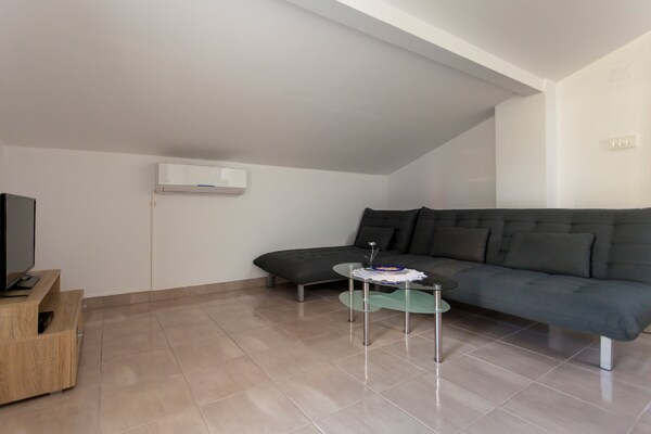 Knus appartement voor 2 in Sveti Vid-Miholjice, vlakbij Malinska - thumbnail 2