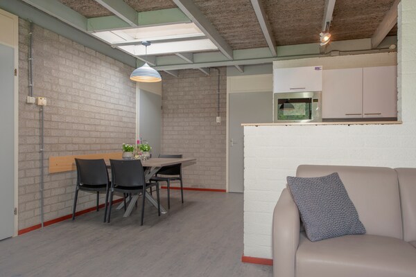 Halfvrijstaande bungalow voor 4 personen op Vakantiepark Weerterbergen - thumbnail 4