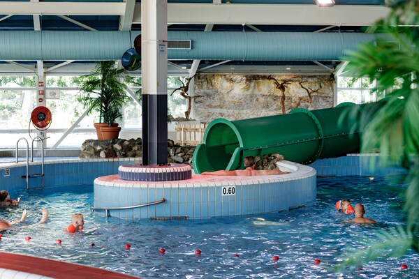 Vrijstaande bungalow voor 6 personen op Vakantiepark Weerterbergen - thumbnail 2