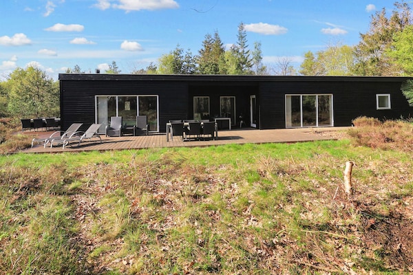 Vrijstaand vakantiehuis met sauna en whirlpool op 300m van zee in Hadsund - thumbnail 4