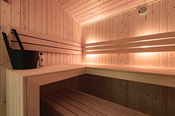 Luxe villa aan het water met privésauna en eigen steiger in Friese Meren - thumbnail 5